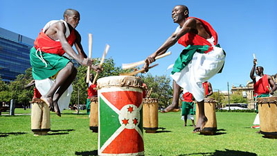 royal-drummers-burundi-400